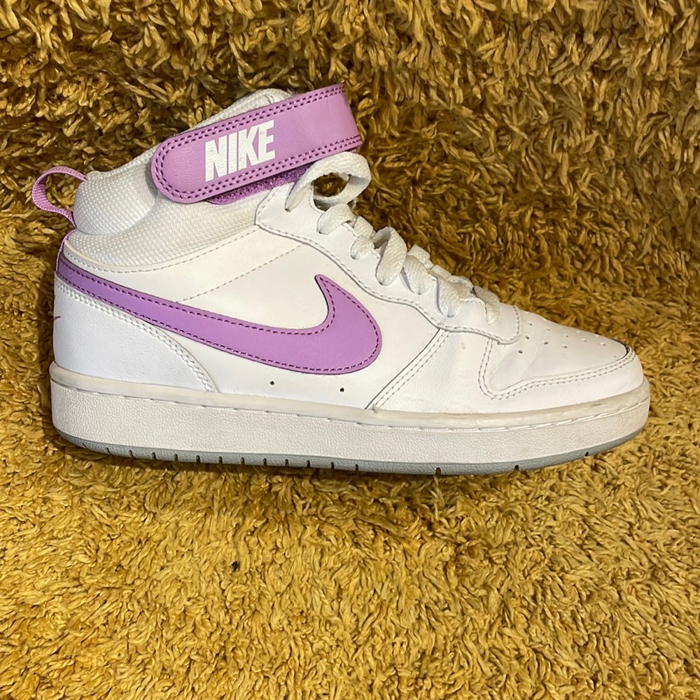 Nike sneakers 4Y